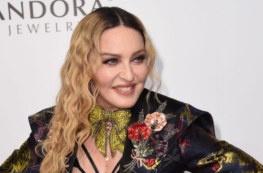  “Mother and son”: Madonna’s boyfriend was not recognized in the star’s new family photo
