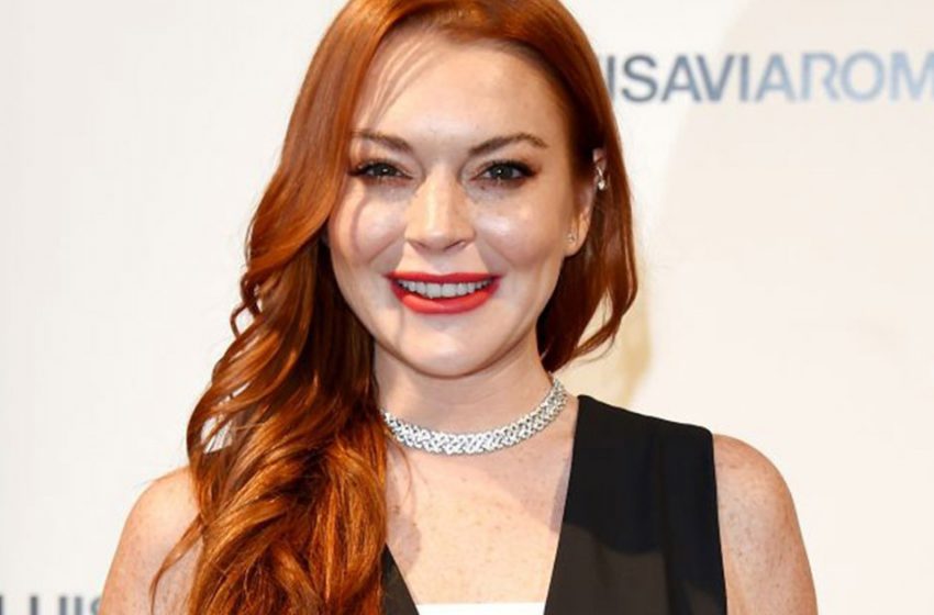  Look at this: Lindsay Lohan, 36, showed off her legs