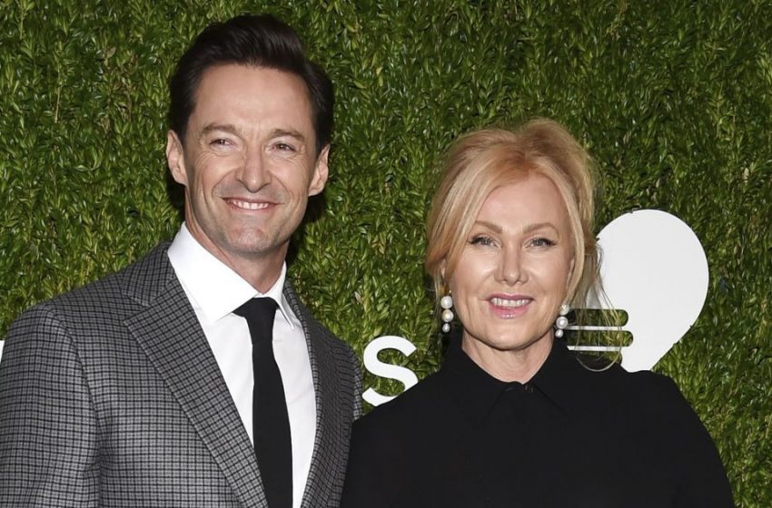  Hugh Jackman and his 67-year-old wife did a rousing dance around the Christmas tree