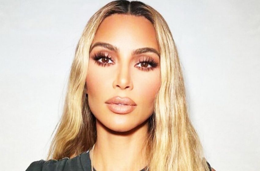  “Incredibly long thin neck!”: Kim Kardashian accused of “extreme” photoshop