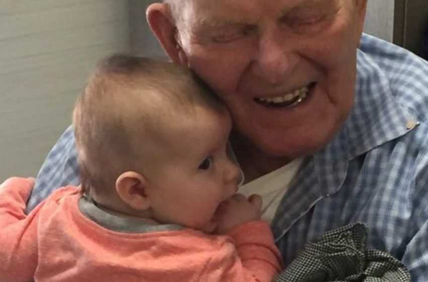  The 108-year-old man’s reaction when he met his namesake grandson