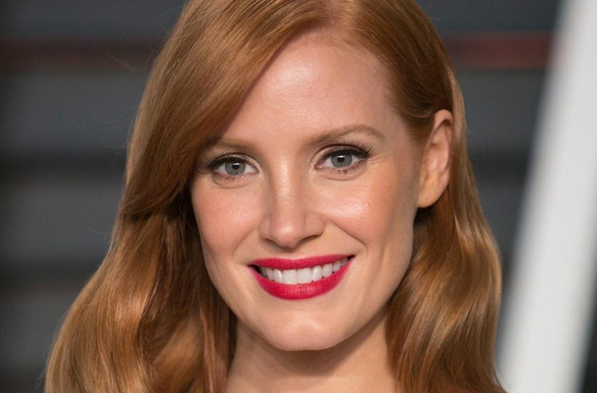  Jessica Chastain in a Translucent Web Dress Caught Everyone’s Eye at the Golden Globes