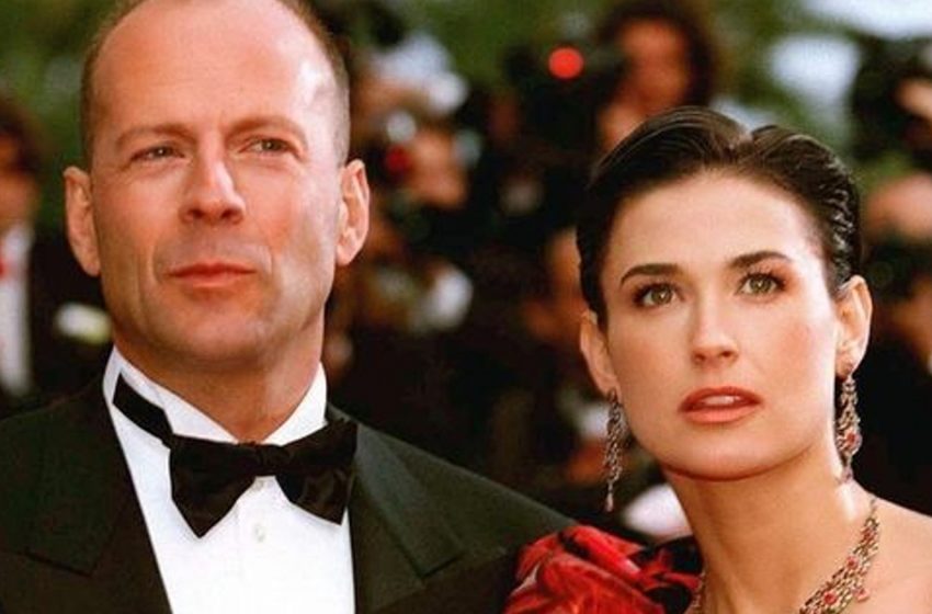  The pregnant daughter of Demi Moore and Bruce Willis in a brightly colored coat was filmed in Los Angeles
