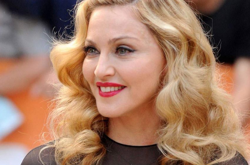  The old Madonna is gone: a swollen singer with a huge face frightened the public