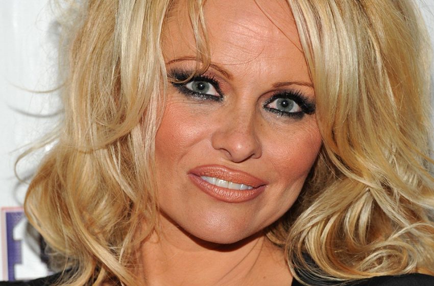  You won’t believe your eyes: what Pamela Anderson looked like before the plastic surgery