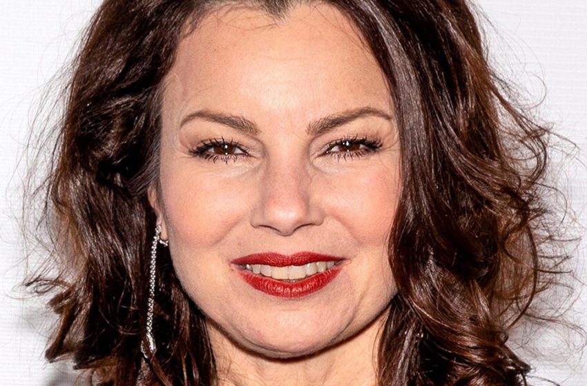  In a dress with a daring neckline and a sparkling smile. Cancer survivor Fran Drescher, star of “The Nanny” series, appeared on the red carpet