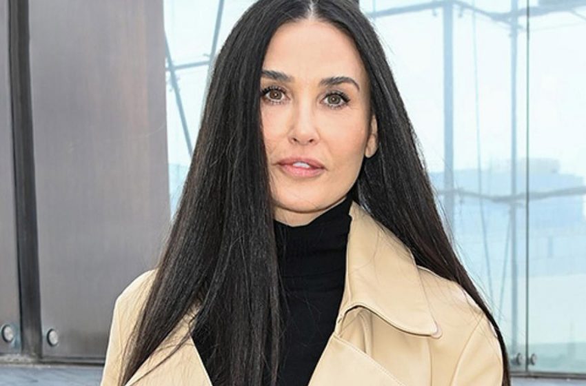  Star at 60: Demi Moore in a bathing suit showed herself off from all angles