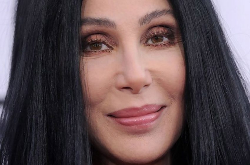  “She looks great for her age.” Cher, 76, flaunted her long legs in a bodysuit