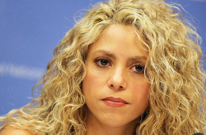  “Golden Daughter.” Shakira showed off her 91-year-old father in a wheelchair