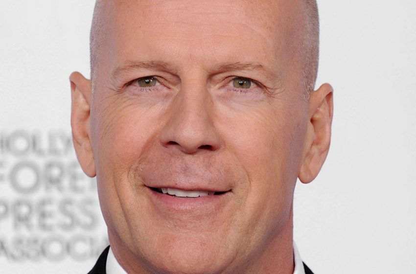  “It’s a shame to see the beloved actor like this.” Paparazzi showed aging Bruce Willis
