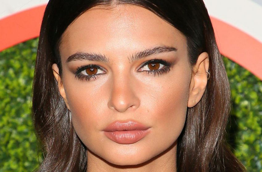  You can’t look without shuddering. Model Ratajkowski scolded for a photo in the top