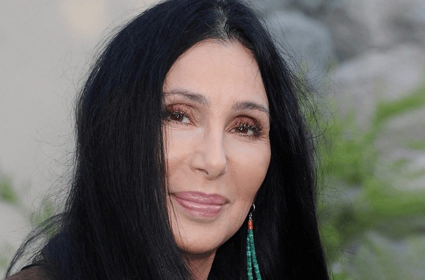  Unreal to look like that at 76 years old. Cher took to the stage in a bodysuit, showing off her slender legs