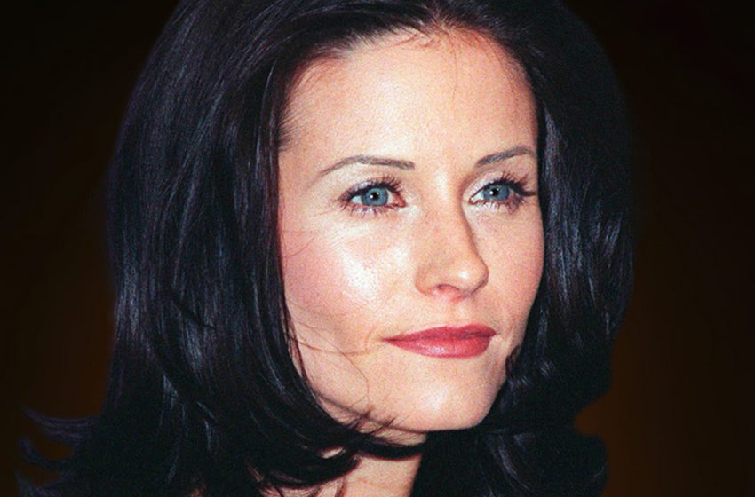  Face Like Wax: Look What Happened to Monica from Friends