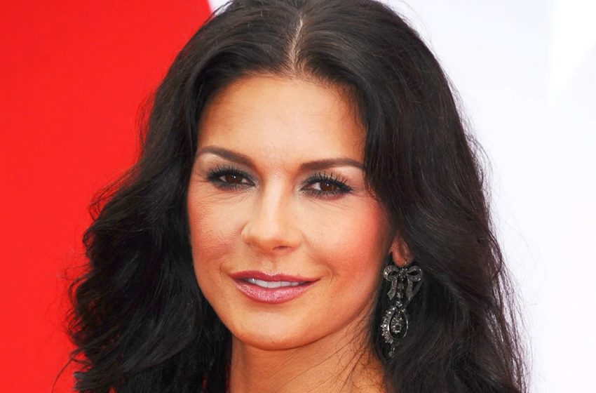  “Captured a beautiful moment!” – Catherine Zeta-Jones showed a touching photo with her 19-year-old daughter