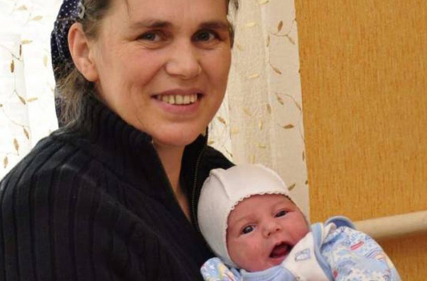  “I’m going to have more babies.” Ukrainian woman who gave birth to 21 children at age 44 showed her entire family