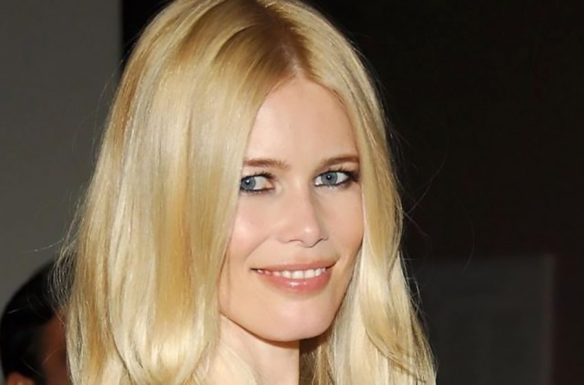  “Cult beauty!” – Claudia Schiffer shared a photo in a black bikini