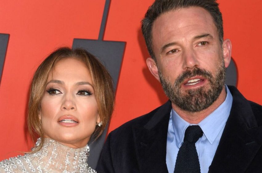  Despite all the rumors: Lopez and Affleck showed real passion on the red carpet