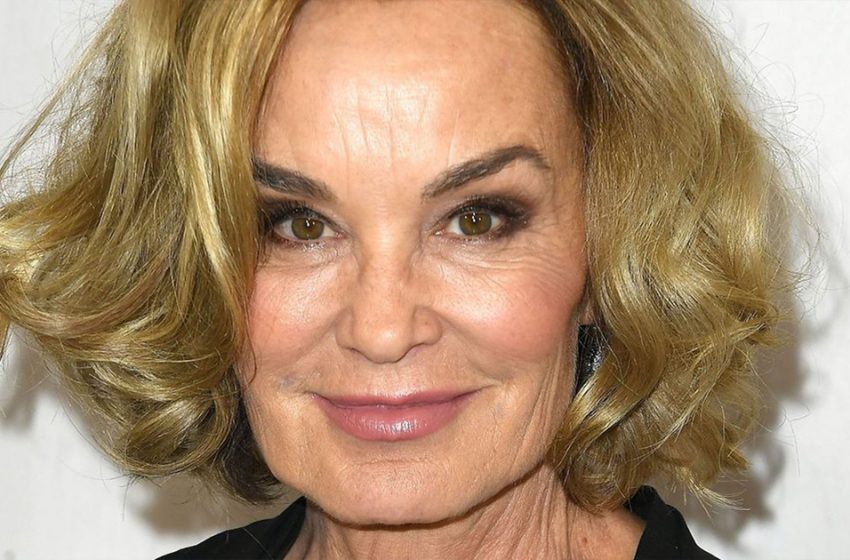  At 75, she looks 40. Paparazzi captured Jessica Lange on vacation in all her glory