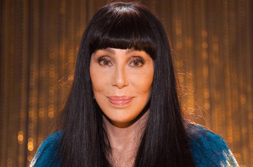  What a Grandmother! Cher, 75, Showed off Her Slim Legs in Leggings