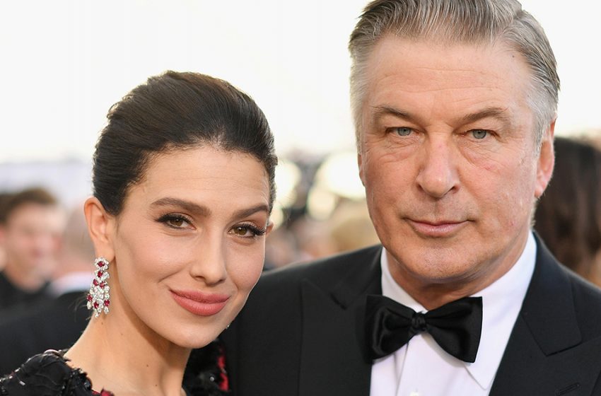  “We’ve had seven kids in 11 years”: Alec Baldwin showed rare family photos and congratulated his wife on the anniversary of their engagement