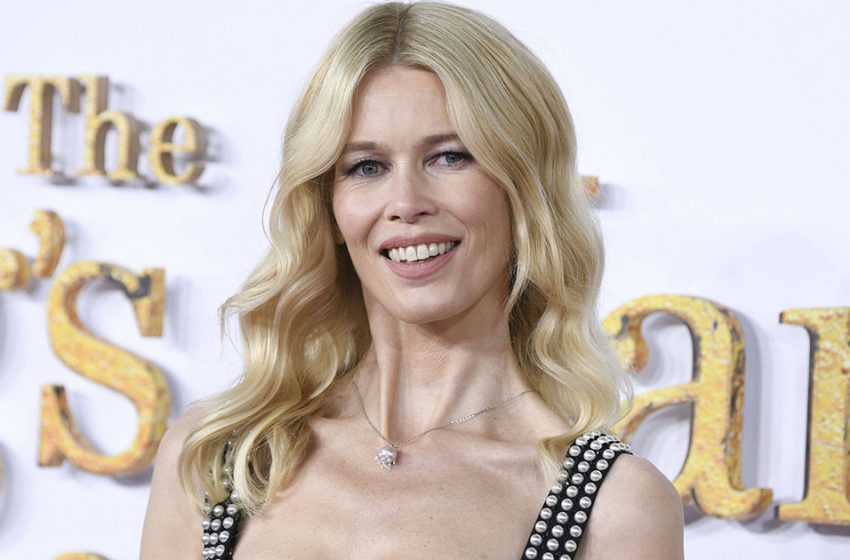 Would you recognize her? Puffy and aged: Claudia Schiffer was filmed ...