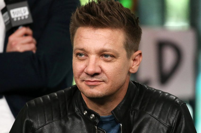 Jeremy Renner and his 10-year-old daughter Ava Appeared on the Red Carpet for the First Time Since the Terrible Accident