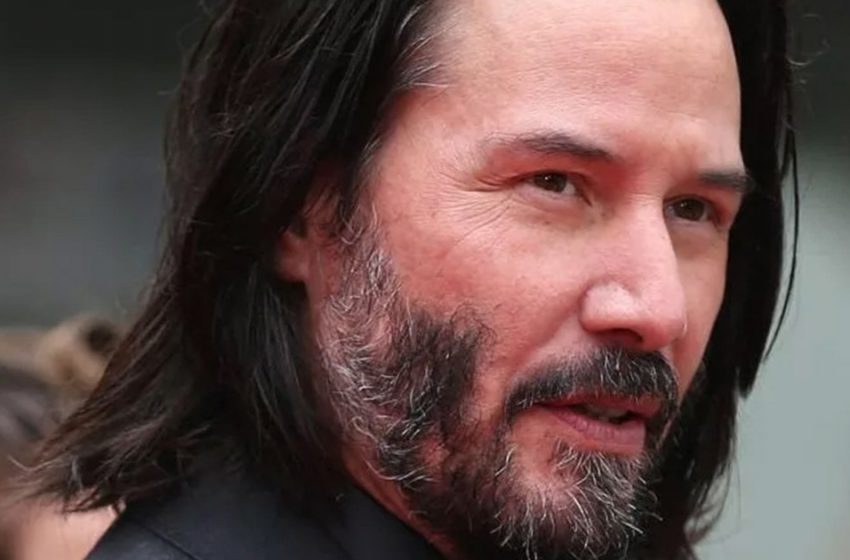  “And He Seemed so Modest”: Keanu Reeves in Love Kissed his Beloved in Full View of Everyone