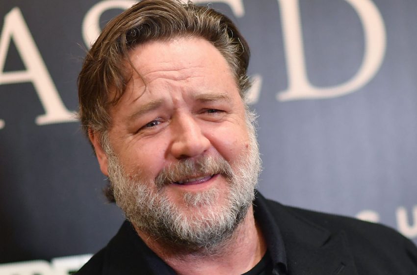  “Amazing! 30 Years Apart!”: 58-year-old Russell Crowe Appeared in Public with His Lover