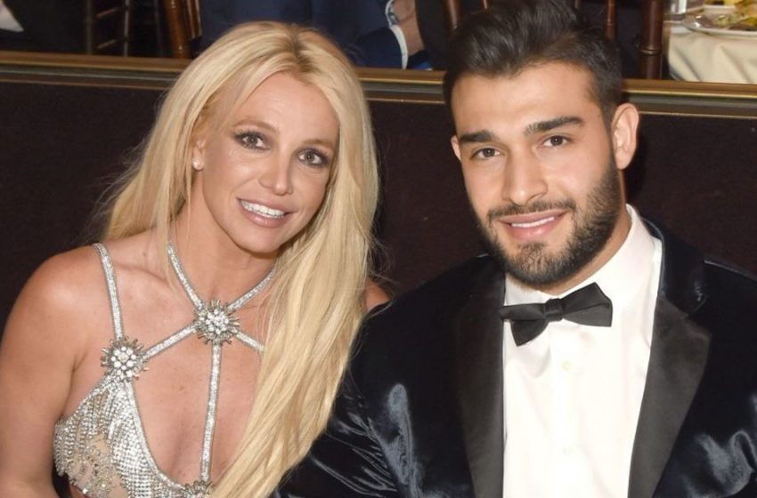  “Alive and well: Britney Spears’ husband posted a photo with the singer amid rumours of her death