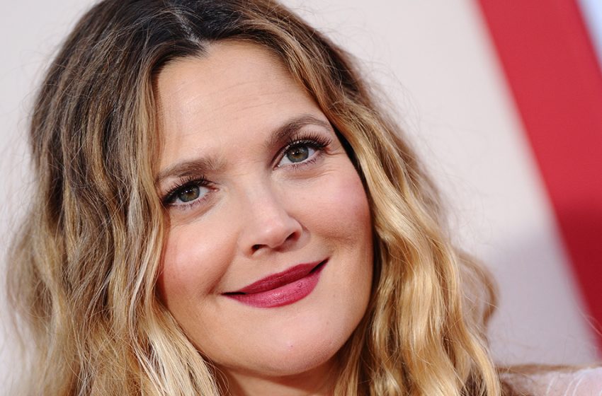  Bare shoulders and see-through bodice and a flirty look: Drew Barrymore appeared at the awards for comedy actors
