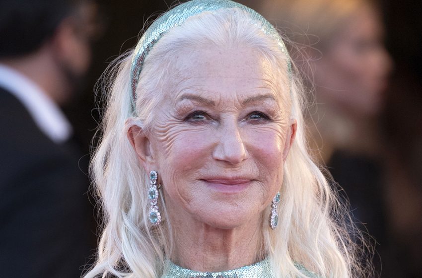 Age Has No Power Over Her. Helen Mirren, 77, Took to The Runway With ...