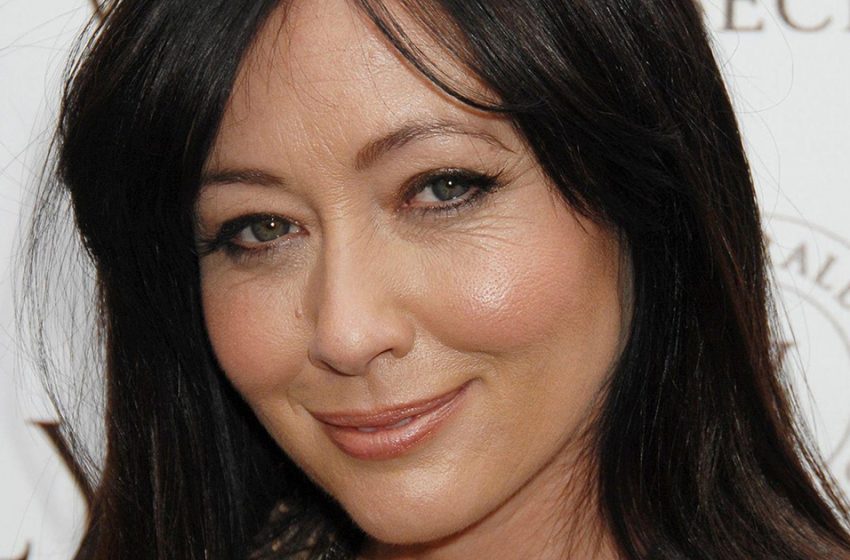  She Cries During Treatment. Shannen Doherty Frightened Fans With sad Hospital Footage