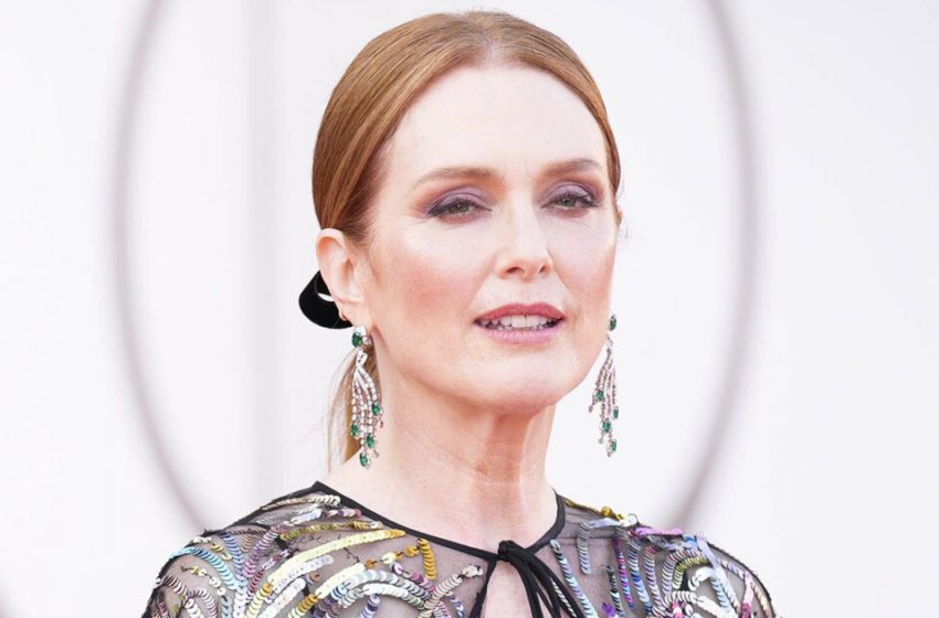  Bare Cleavage and Naked Legs: Julianne Moore Made a Splash on the Red Carpet in Venice
