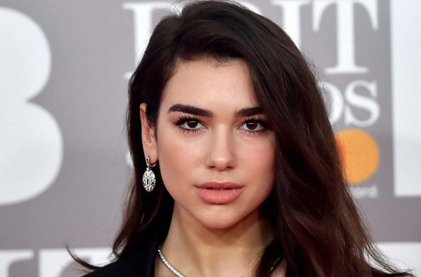  “Can’t Look Away”: Dua Lipa Appeared in a Completely See-through Dress and Caused Quite a Sensation