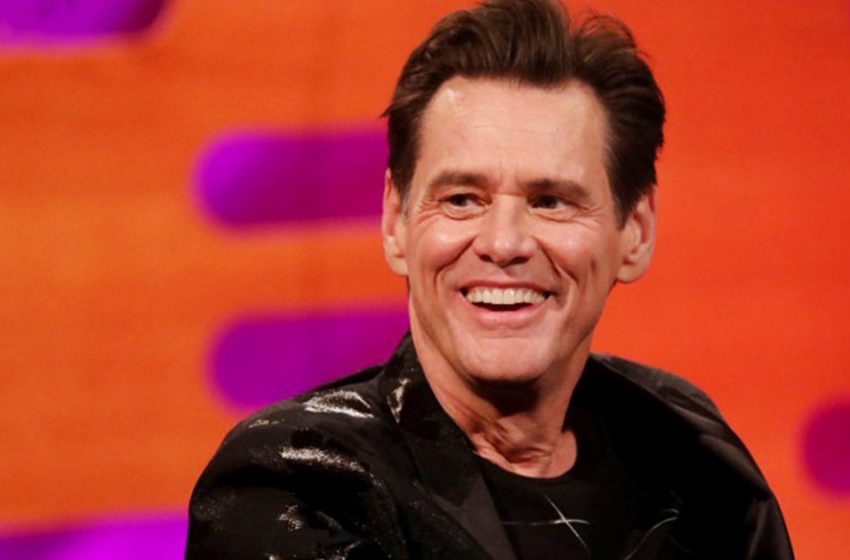  Grandpa With a Bushy Beard. An Aged Jim Carrey is Unrecognizable to Fans