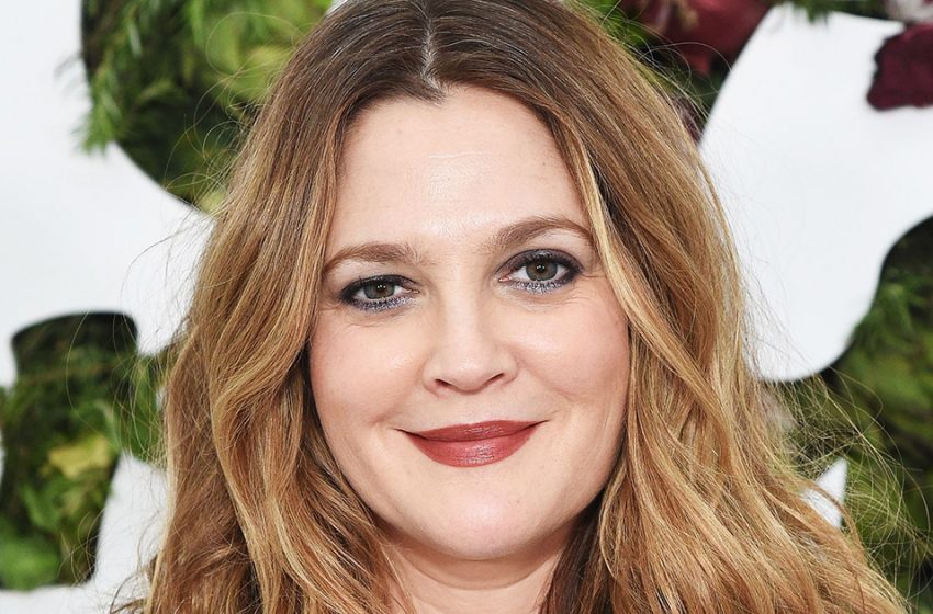  48-year-old Drew Barrymore Without Makeup and Filters: A New Photo of the Actress has Received Flattering Reviews