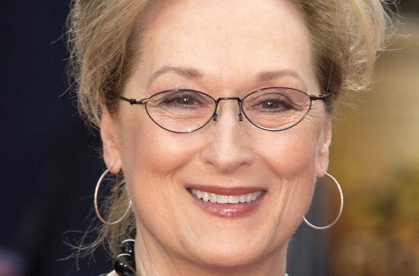  Beauty Beyond Age. How Does 74-Year-Old Meryl Streep Look Like Now?