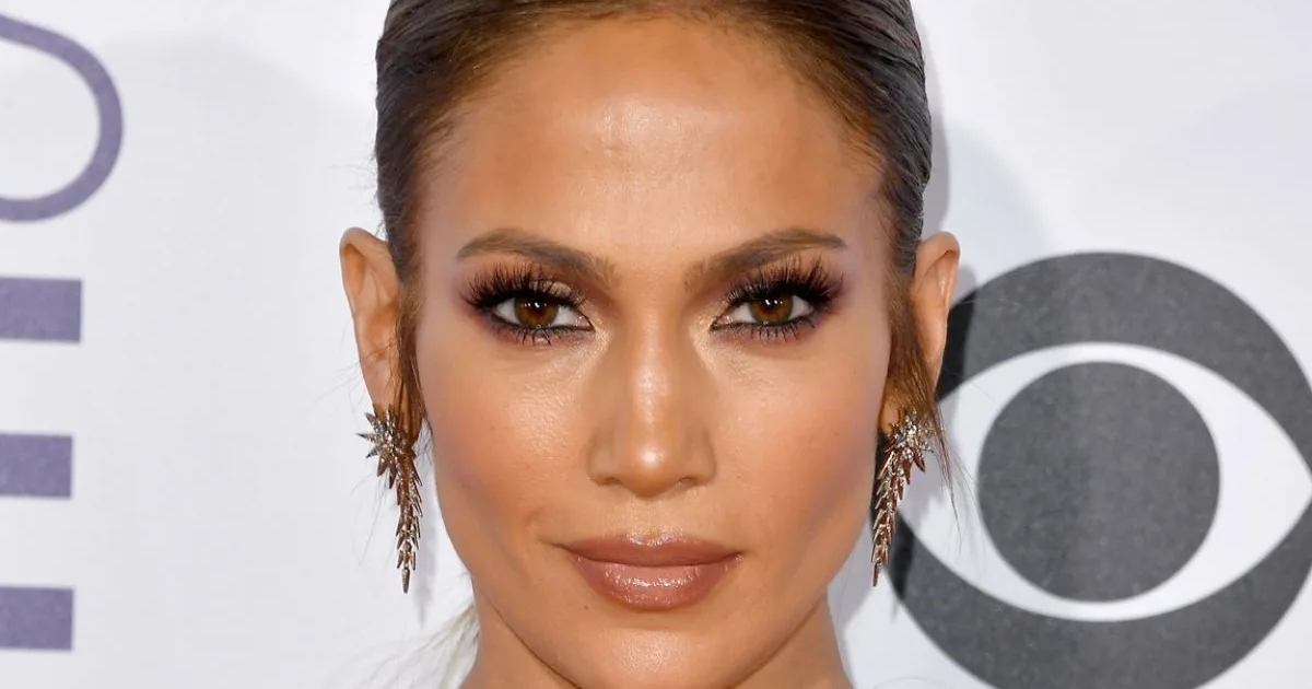 "Beautiful Even Without Makeup" Jay Lo Showed Herself The Way Only Ben