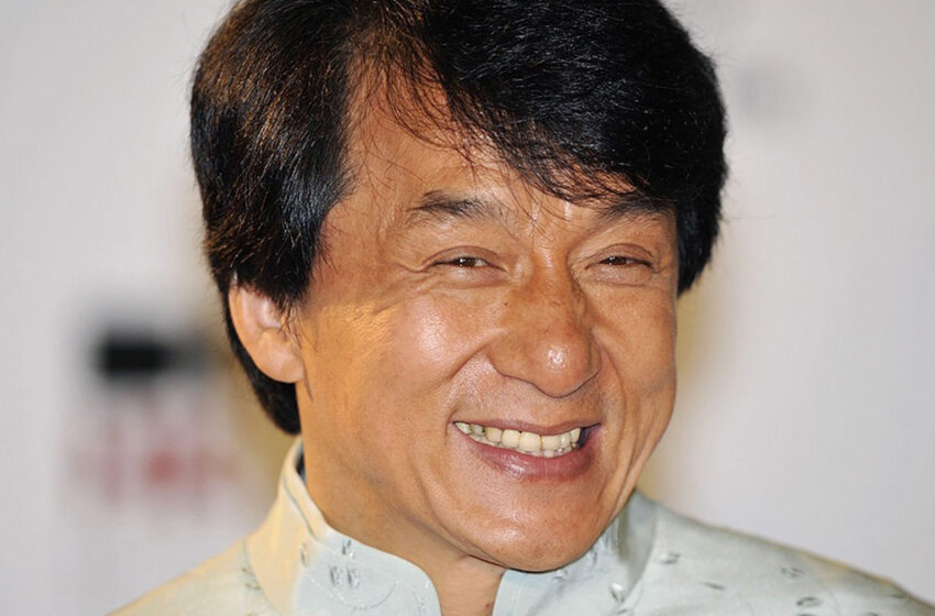  “She Endured Her Husband’s Infidelities For 40 years”: What Does Jackie Chan’s Wife Look Like?