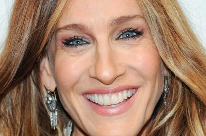  “Looked So Stunning”: Sarah Jessica Parker Appeared In Black Dress And Matching Shoes!