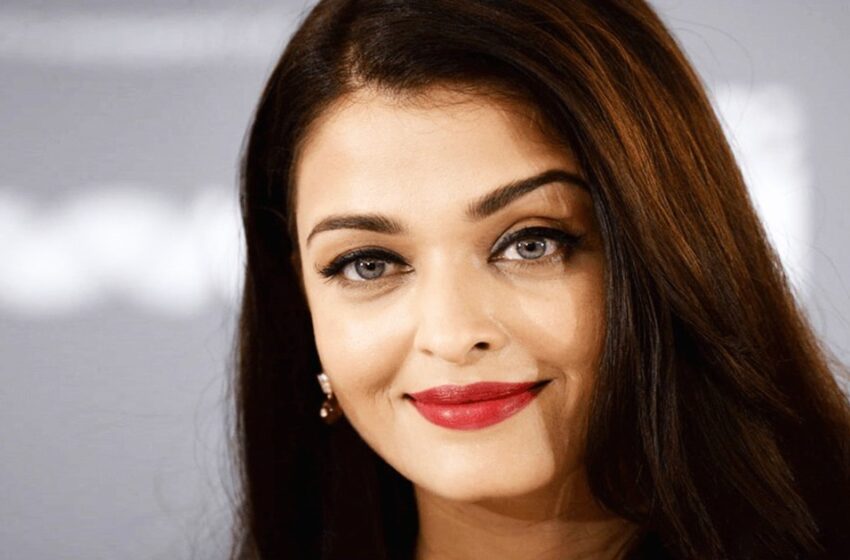  “Dark Skin And Awkward Gait”: The Most Beautiful Indian Woman In Bollywood Showed Off Her Daughter!