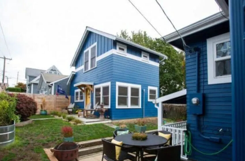 “A Nice “Granny Pod” In The Backyard Of The House”: An Old Woman Moved To Live Separately In a Cosy Small House!