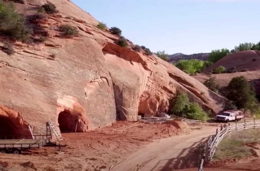  House Completely Disconnected From Civilization: A Man Blew Up a Cave And Turned It Into an Underground House!