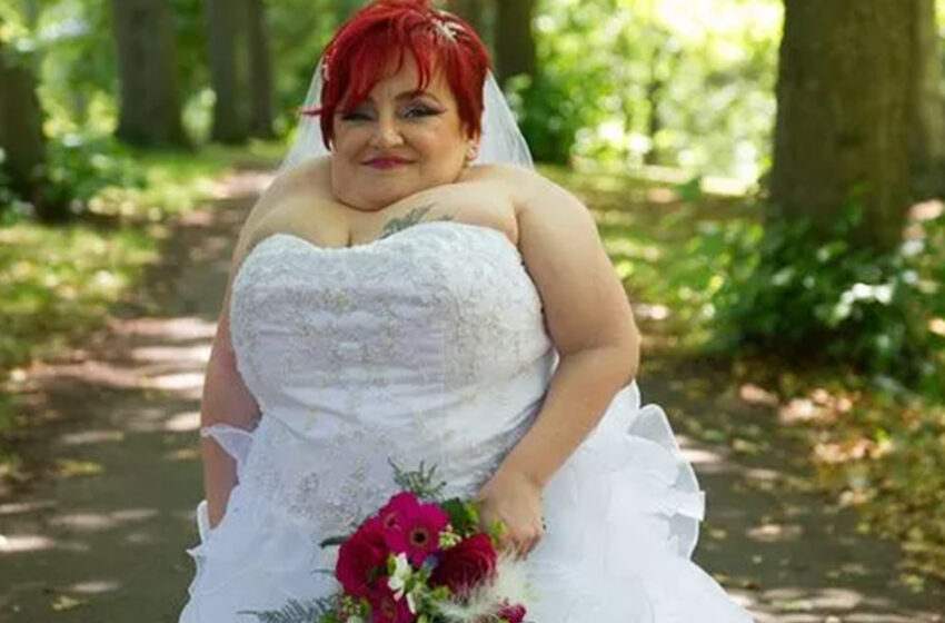  43-inches Girl Showed Off Her Husband: The Guy Is Twise Taller Than His Wife!