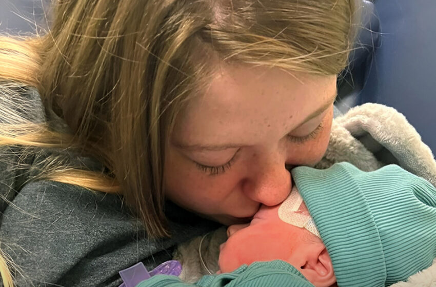  Miracles Do Happen: Doctors Turned Off Life Support And Parents Were Saying Goodbye To Their Baby When He Started Breathing!