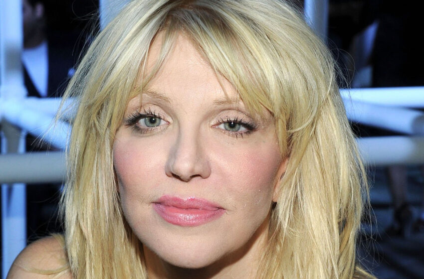  “Looks Like a Granny”: 59-year-old Courtney Love Was Not Recognized By Her Fans!