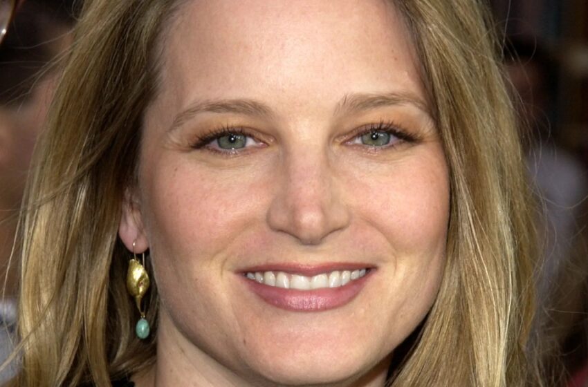  “Why Has She Got So Old?”: The Star Of The 90s, Bridget Fonda  Dumbfounded Fans With Her Appearance!