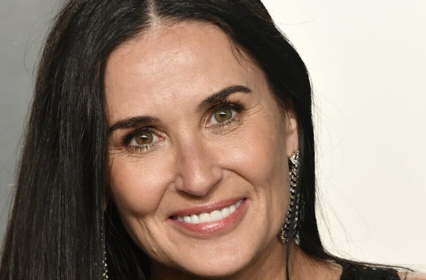  “The Changes Suit Her So Much”: 61-year-old Demi Moore Shared Off Her Photos With Short Curly Hair!