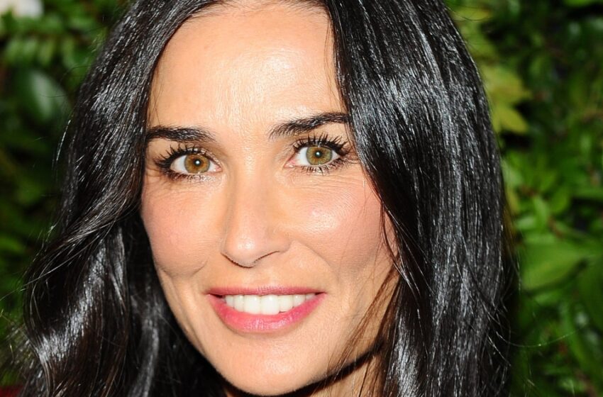  “Doesn’t Look Like Her Age At All”: Demi Moore Impressed With Her Youthful Look And Slender Figure!