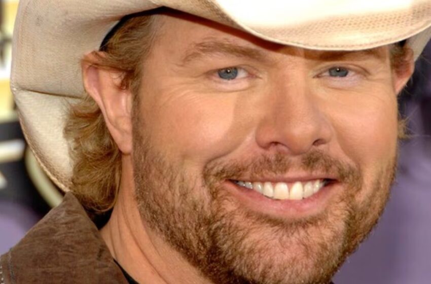  “Only One Of His “Great Kids” Followed In His Footsteps”: The Family Pics Of Toby Keith Impressed His Fans!